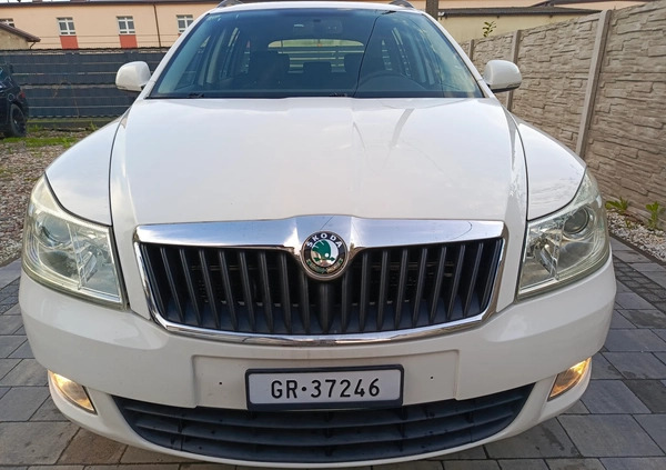 Skoda Octavia cena 23600 przebieg: 260262, rok produkcji 2011 z Żuromin małe 326